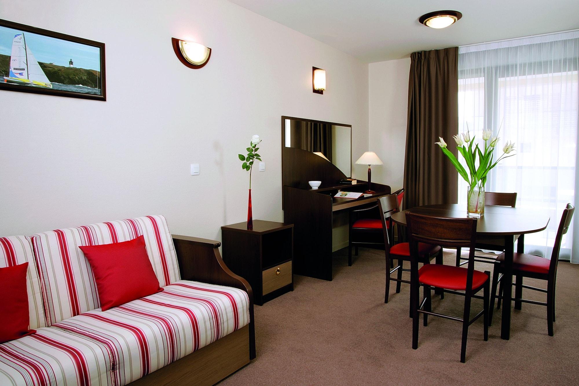 อัปปาร์ต ซิตี้ มงเตลิมาร์ Aparthotel ภายนอก รูปภาพ